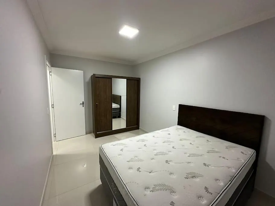 Apartmán Ap Novo E Climatizado No Centro Com Otima Localizacao Na Avenida Principal Piratuba